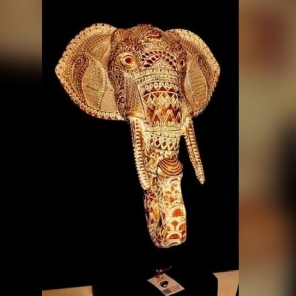 Beautifully Hand Painted Décor✧Elephant Sculpture - Picture 4 of 5